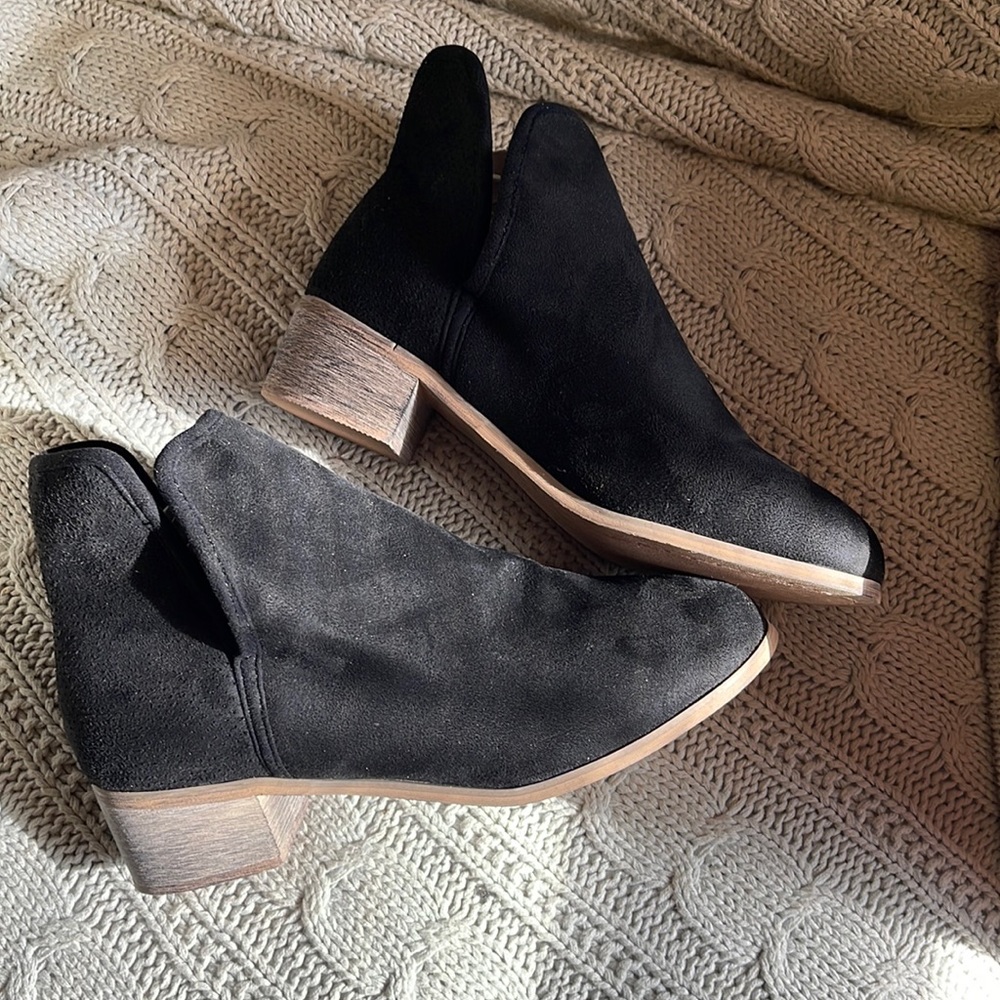 Seven so ho ankle booties